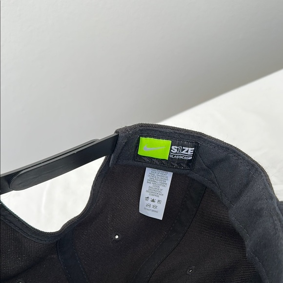 Nike Black Cap with White Logo - Picture 3 of 4